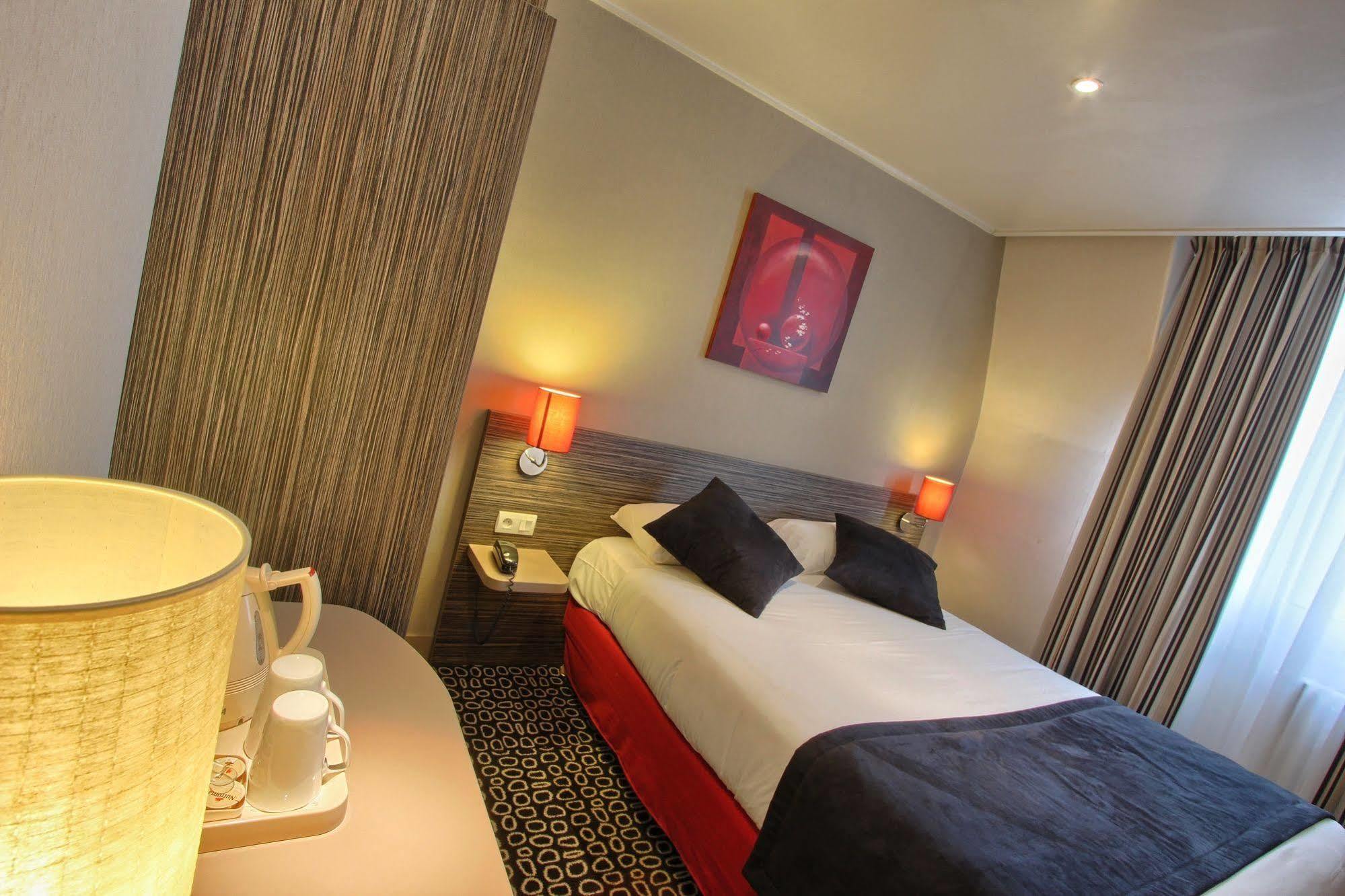 ทิมโฮเต็ล โอเดสซา มองต์ปาร์นาซ Hotel ปารีส ภายนอก รูปภาพ